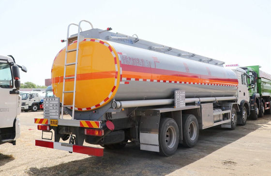 Contenitore di petrolio usato 30000 litri Howo T5G Cisterna petrolifera Camionetto a 4 assi Cabina con lettiera